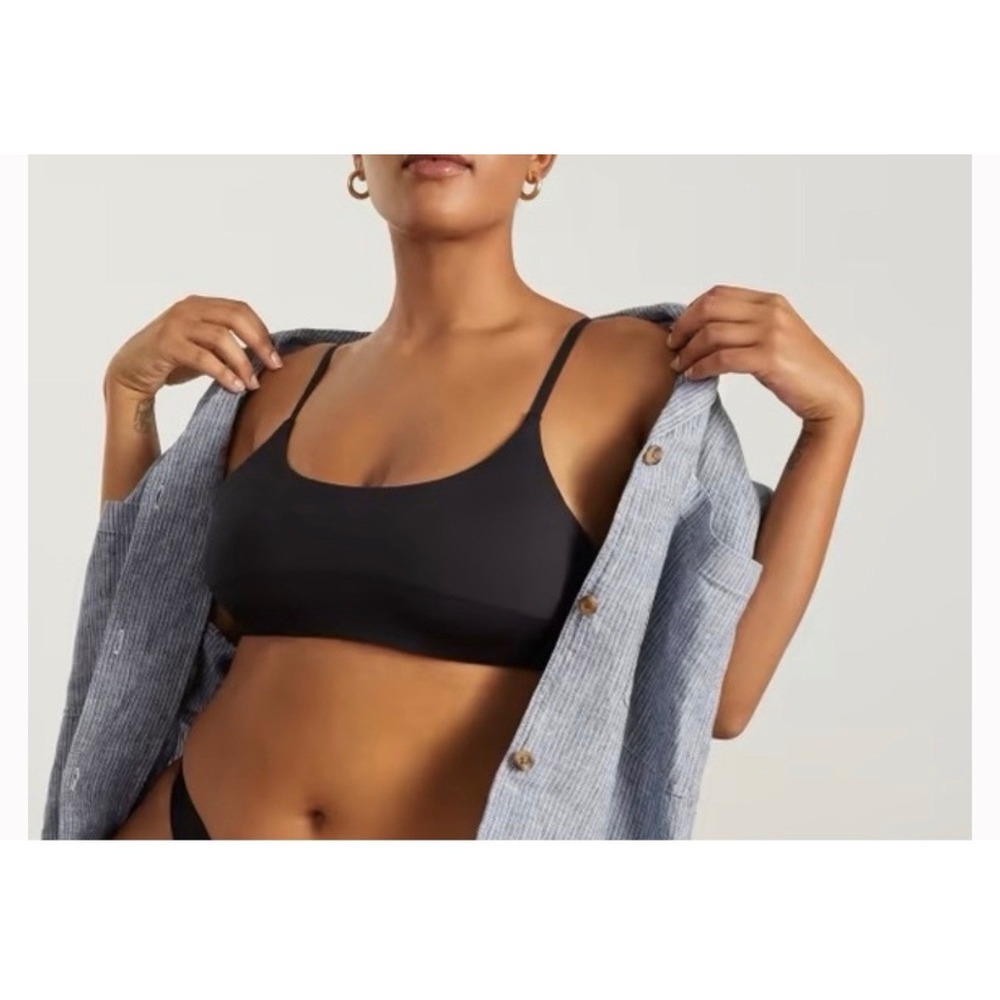 Everlane ReNew Sustainable Bikini Top Black XS Recycled Nylon Sporty